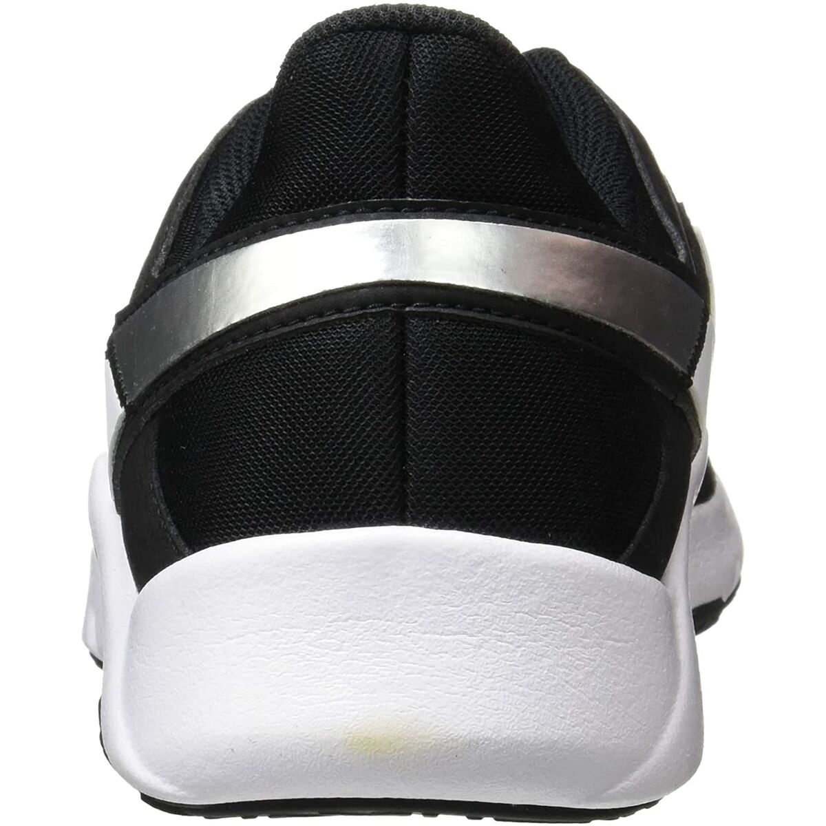 Trainers Nike LEGEND ESSENTIAL Black