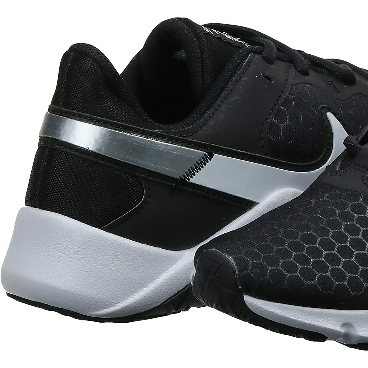Trainers Nike LEGEND ESSENTIAL Black