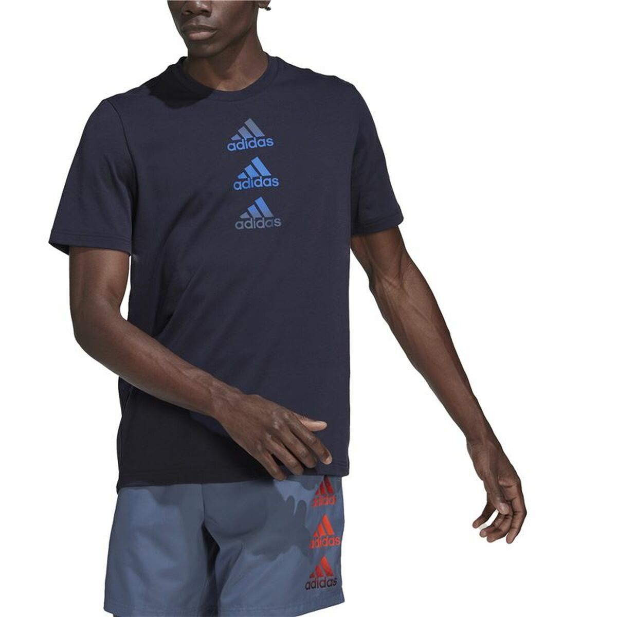 Camiseta de manga corta para hombre con el logotipo de Adidas Designed To Move