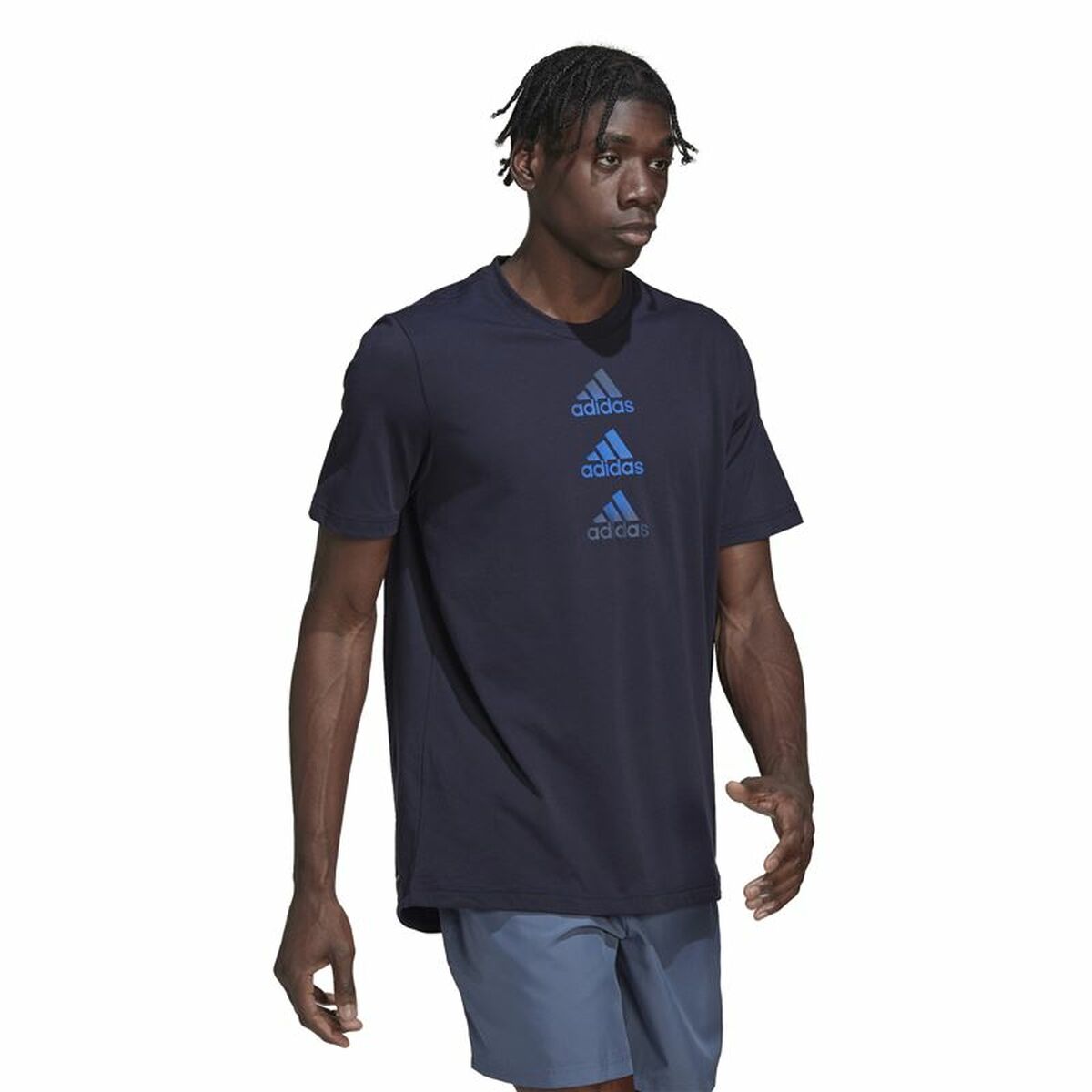 Camiseta de manga corta para hombre con el logotipo de Adidas Designed To Move