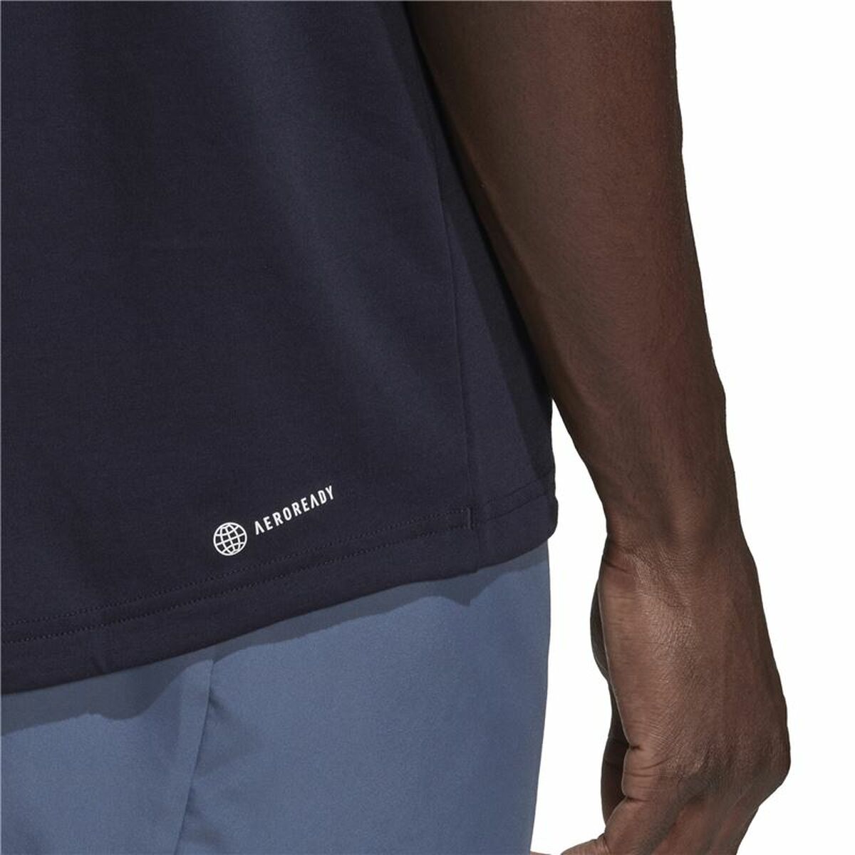 Camiseta de manga corta para hombre con el logotipo de Adidas Designed To Move